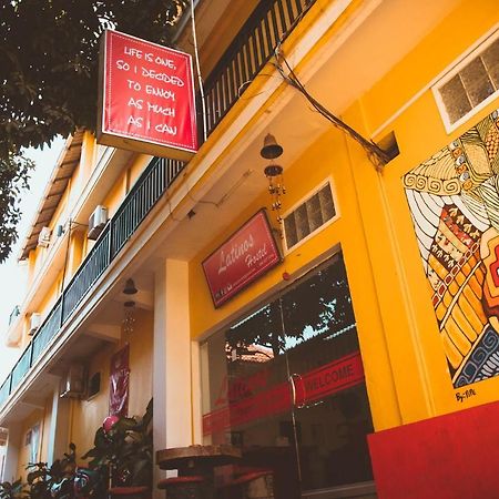 Latinos Hostel シェムリアップ エクステリア 写真