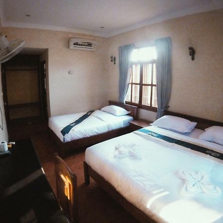 Latinos Hostel シェムリアップ エクステリア 写真