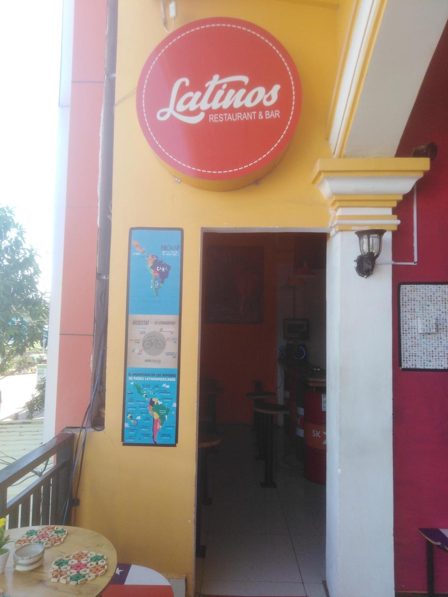 Latinos Hostel シェムリアップ エクステリア 写真
