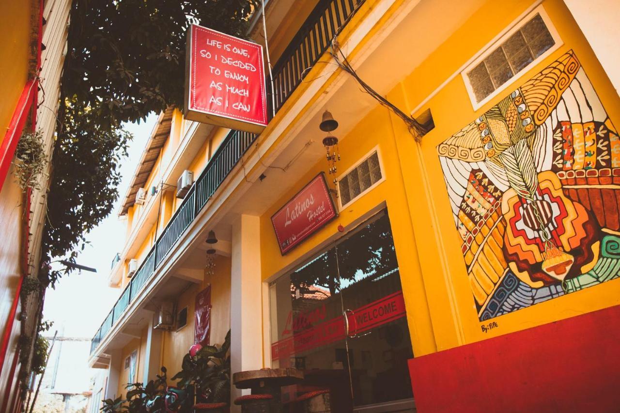 Latinos Hostel シェムリアップ エクステリア 写真