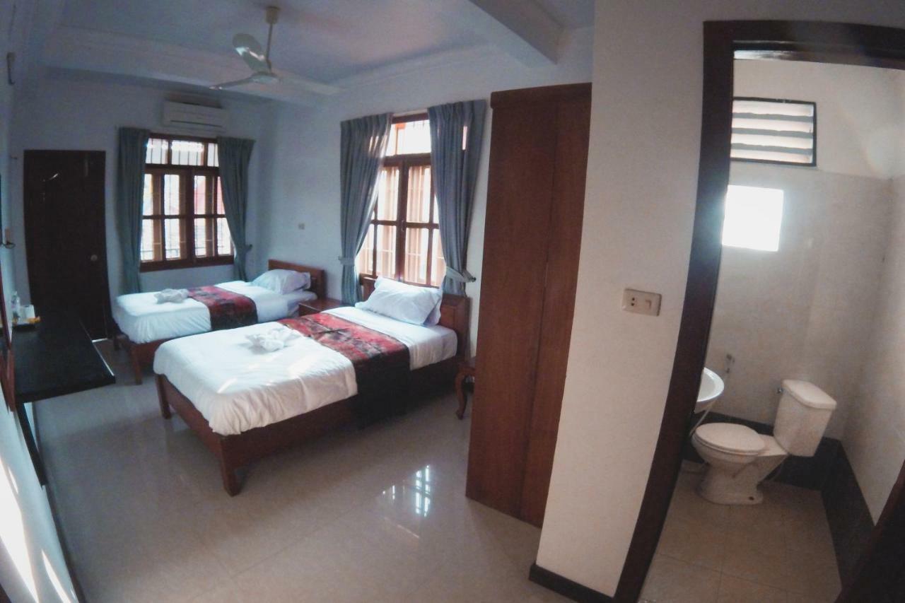 Latinos Hostel シェムリアップ エクステリア 写真